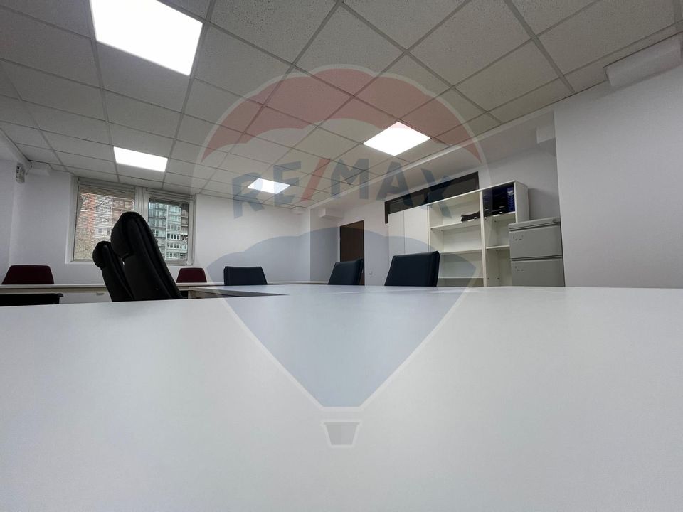 42sq.m Office Space for rent, Semicentral area