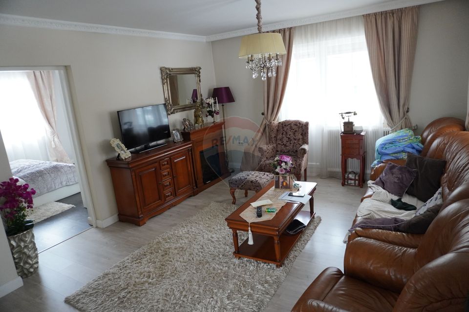 5 room House / Villa for sale