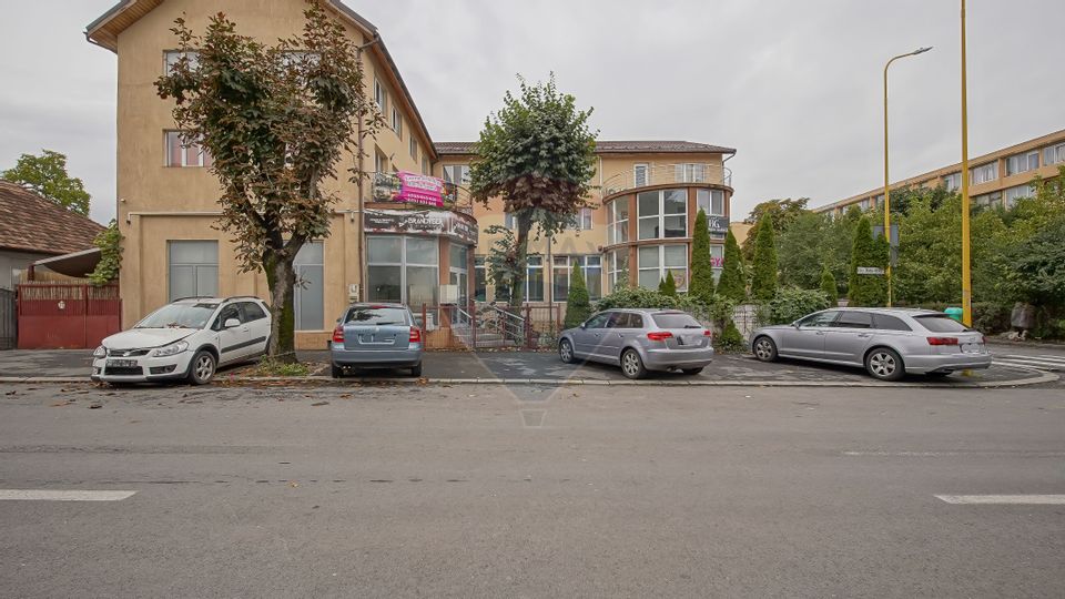 Spatiu comercial stradal- 120 mp-  Zona Astra