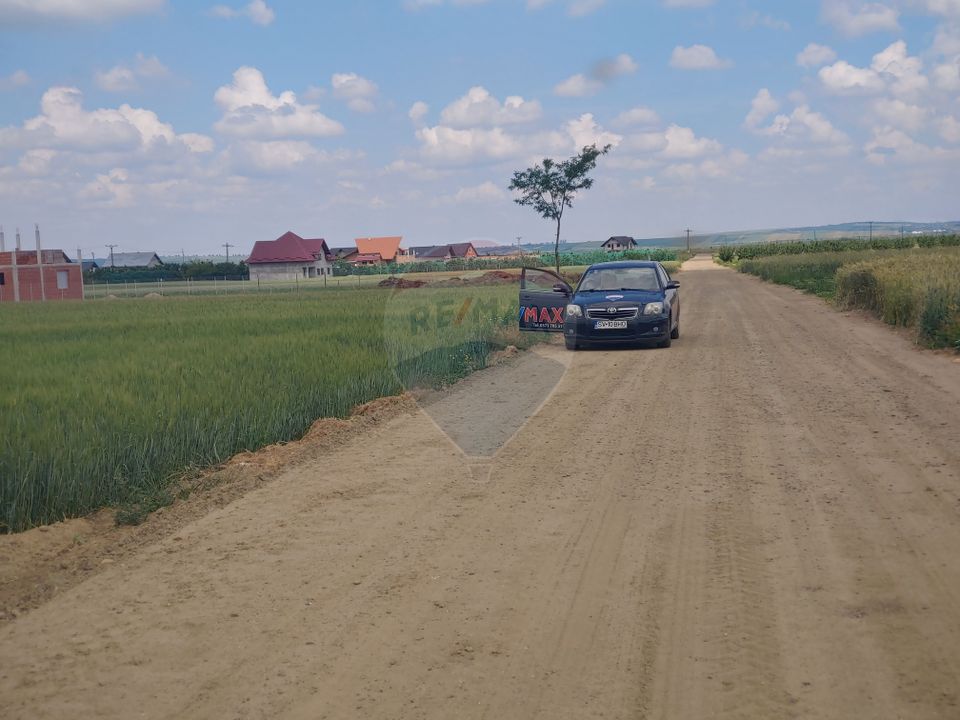 Teren intravilan 6,600mp Dumbraveni / Strada Principala spre Veresti