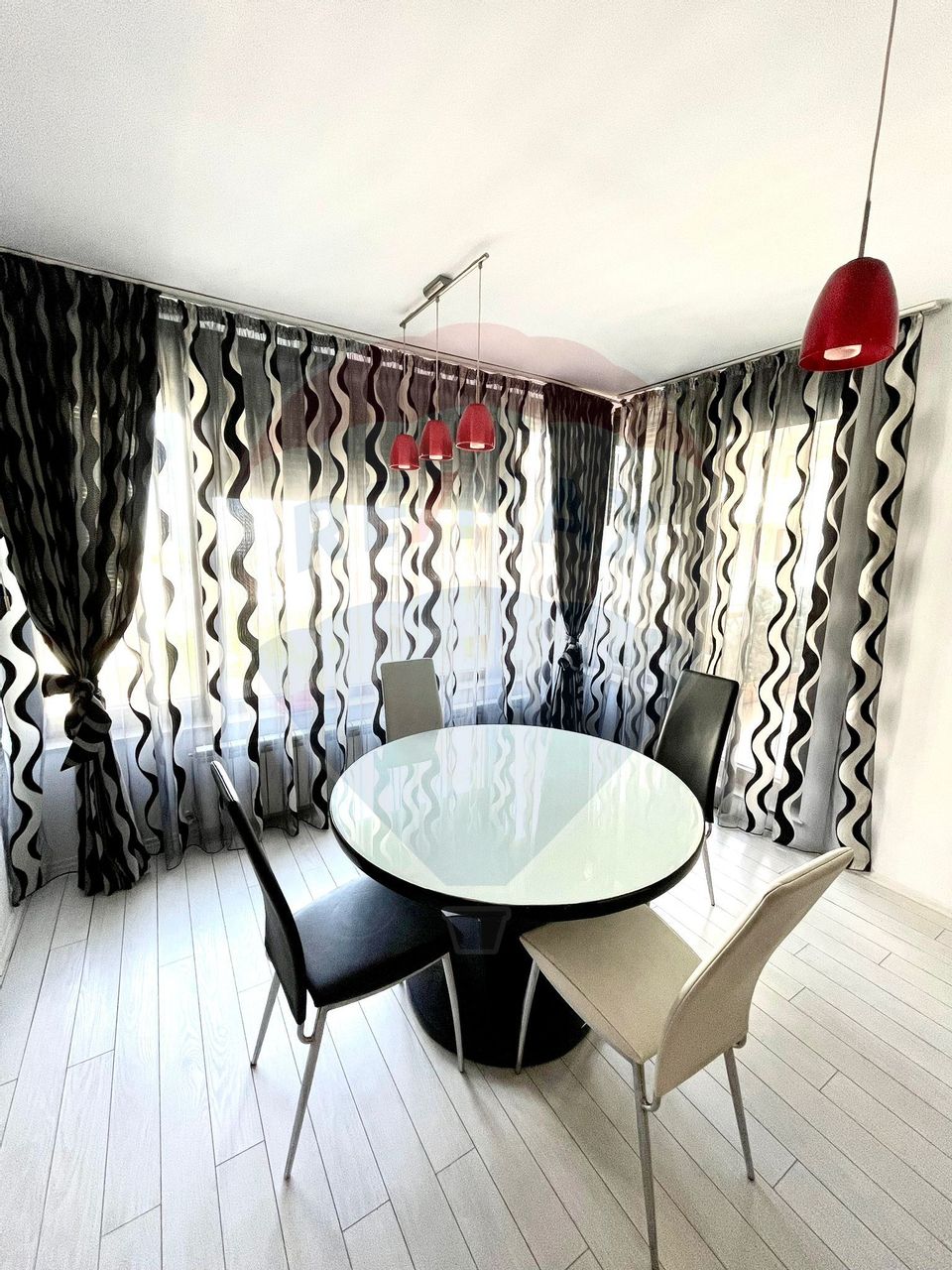 INCHIRIERE Apartament 3 camere în zona Aviatiei/NORTH AREA LAKE VIEW