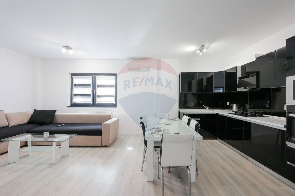 De vânzare Apartament cu 2 camere + loc parcare în zona Ultracentralǎ