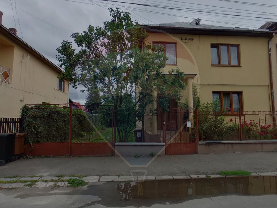 Casă cu 4 camere, Str. Bradului/ Sighetu Marmației