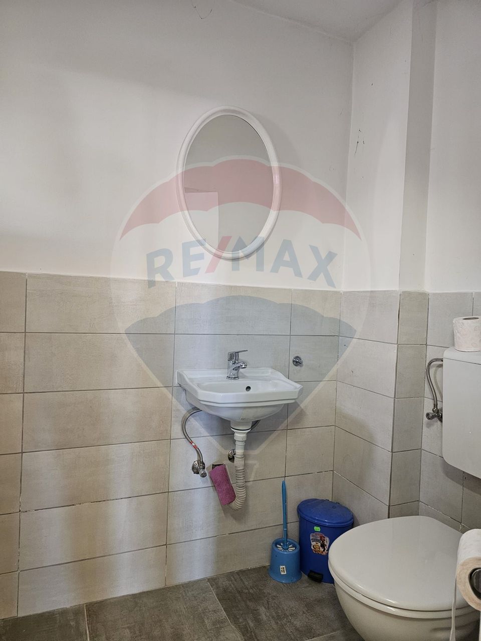 APARTAMENT  CU 3 CAMERE DE VANZARE IN ZONA CENTRALĂ