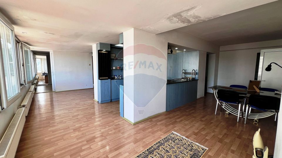 Apartament de vânzare Galați, 6 camere, Faleză - locuință sau birouri