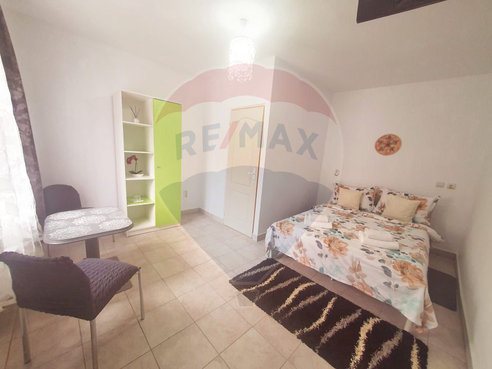 8 room House / Villa for sale