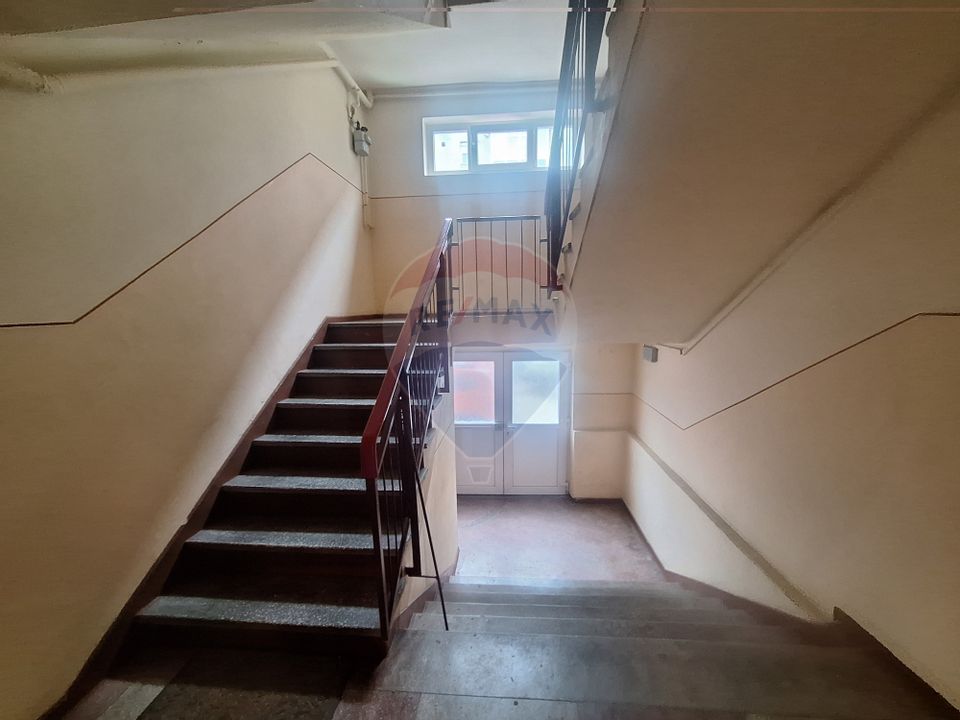 Apartament decomandat, doua bai,  de 70 mp utili in Sibiu