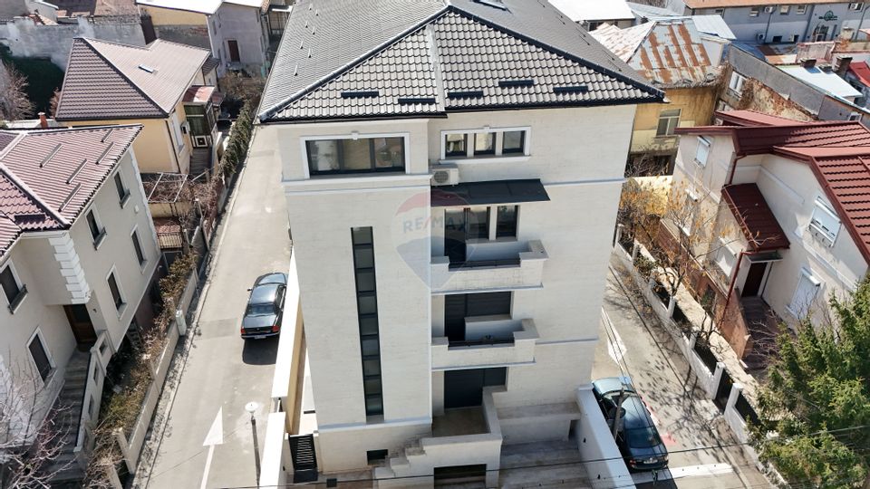 De vânzare Bloc Boutique Lux S+P+3E în zona Parcul Carol - Unirii