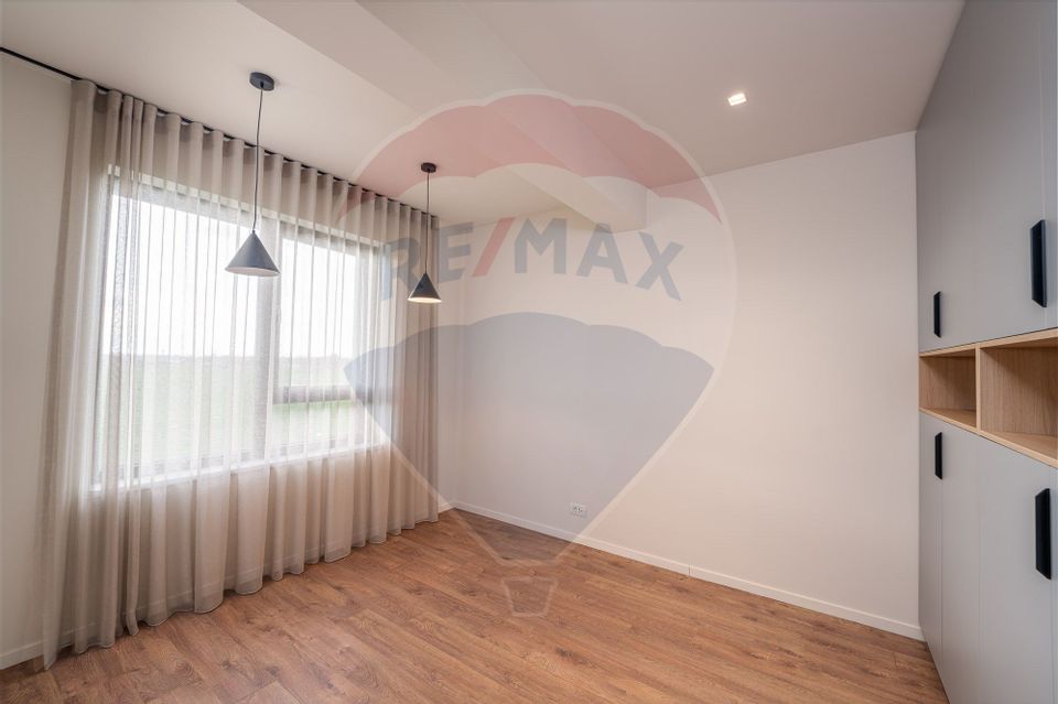 Vila 4 camere, curte si parcare - Balotesti