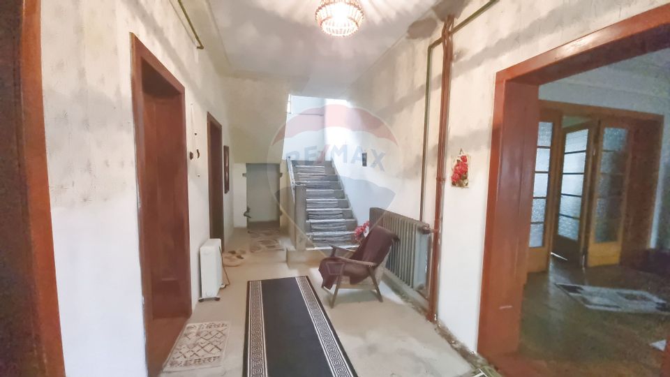 6 room House / Villa for sale, Est area