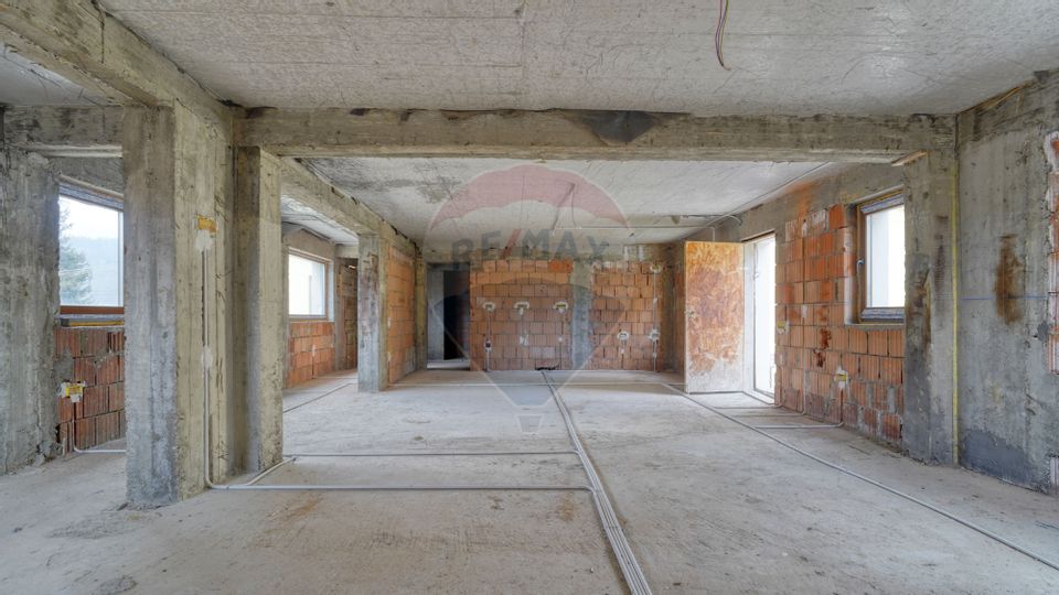 Casă / Vilă cu 6 camere de vânzare în Predeal