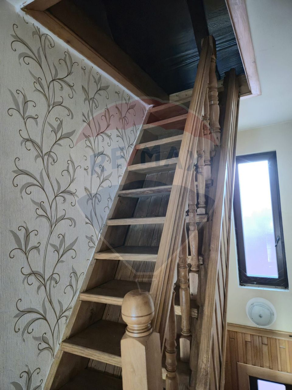 Casă / Vilă cu 7 camere de vânzare