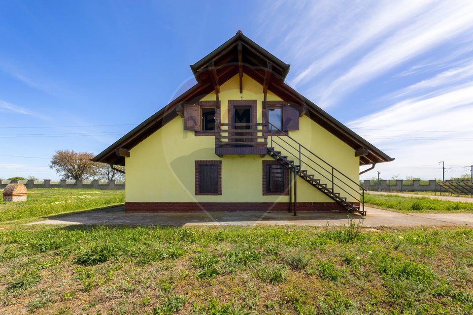 Apartament de închiriat la casă, cu 3 camere – zona Nord-Est, Șofronea