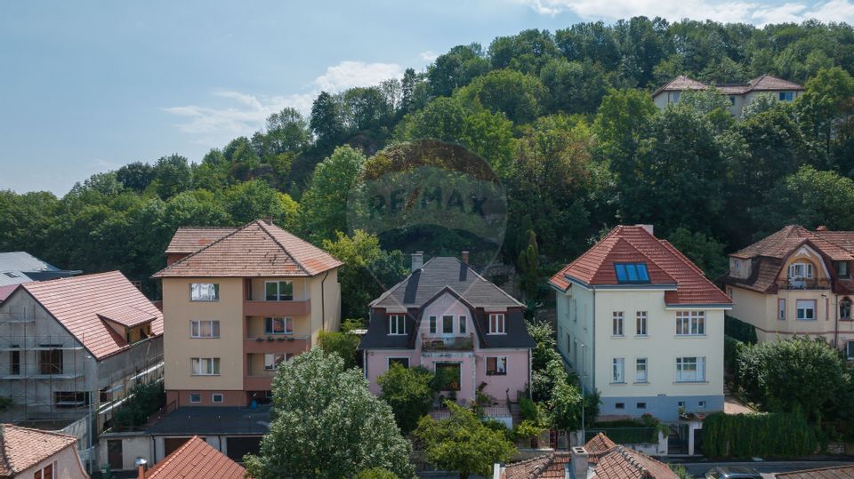 5 room Apartment for sale, Central area