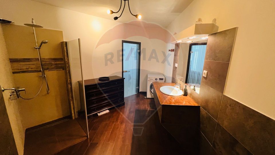 Apartament de lux de închiriat în zonǎ ultracentralǎ