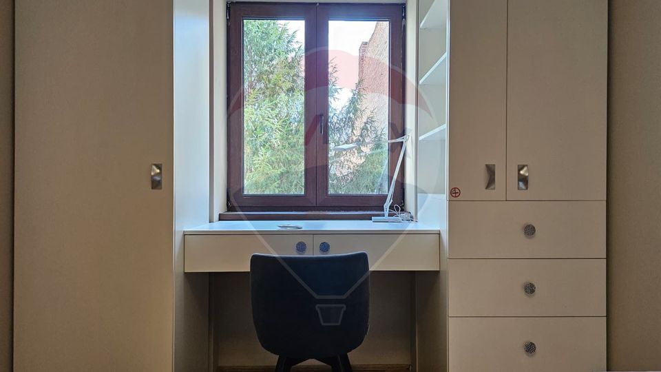 Închiriez apartament PREMIUM cu 3 camere în zonă Ultracentrală