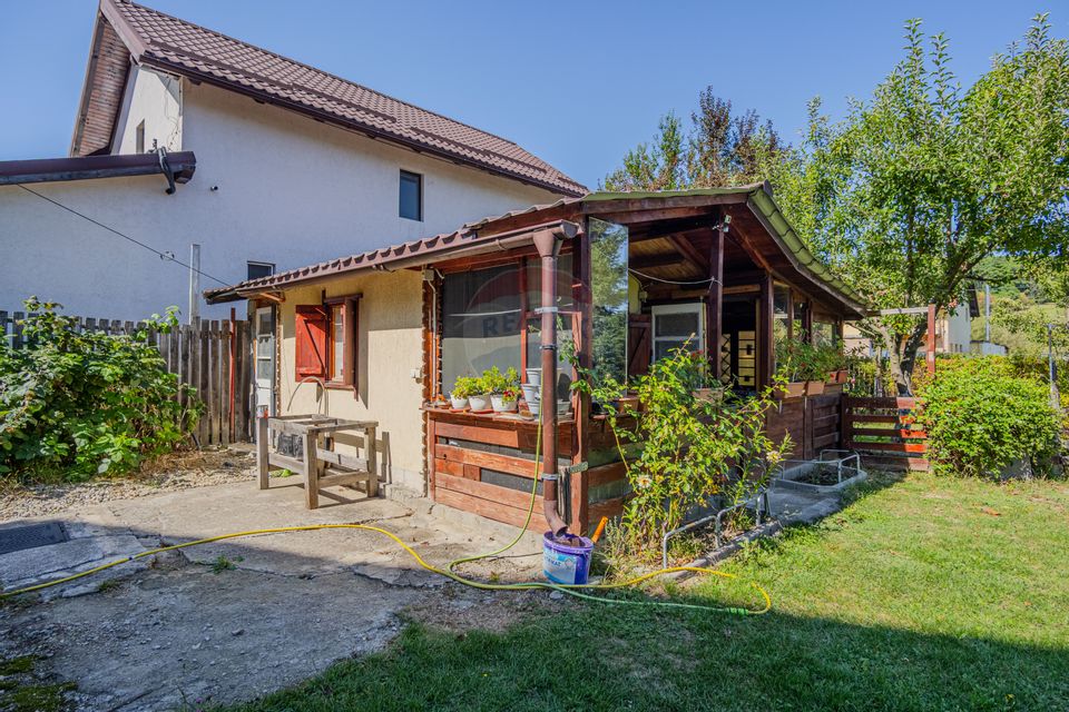 Casa de vanzare 7 camere | CURTE 953 mp | Colonia 1 Mai | COMISION 0 |