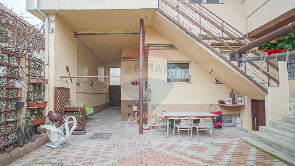 4 room Apartment for sale, Tractorul area