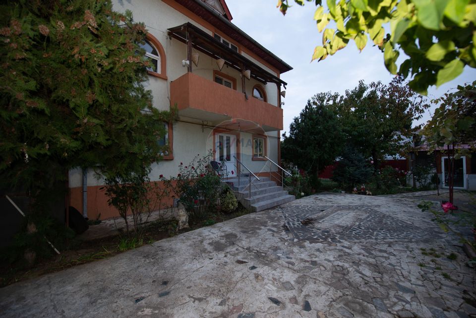 6 room House / Villa for sale