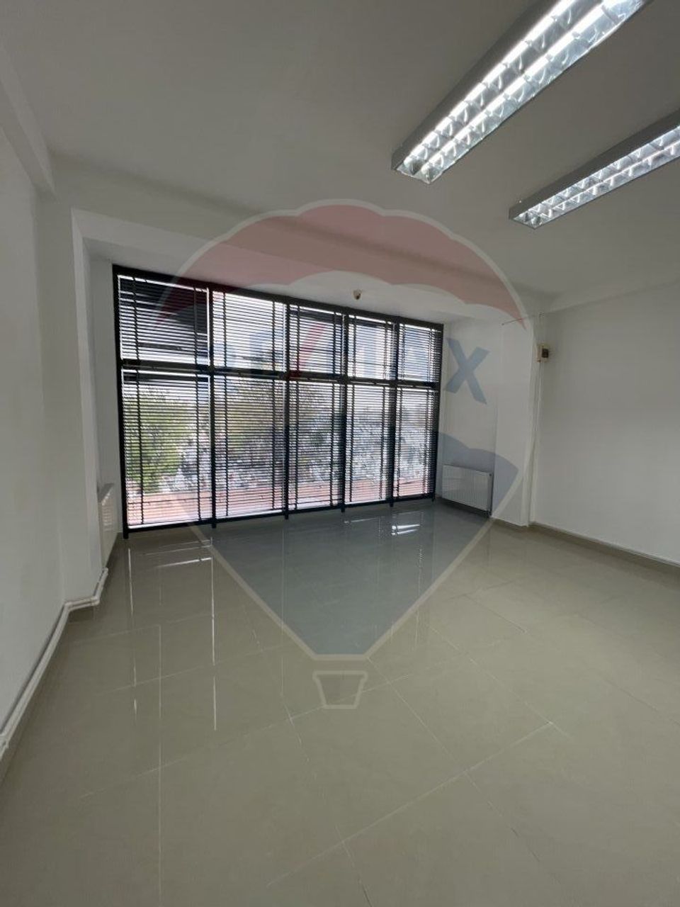 490sq.m Commercial Space for rent, Casa de Cultura area