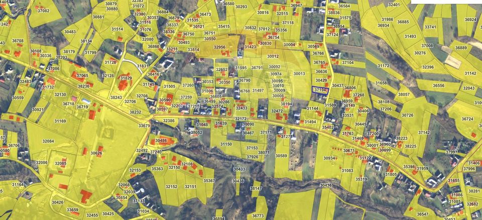 Casă / Vilă cu 3 camere de vânzare-Cacica-Suceava