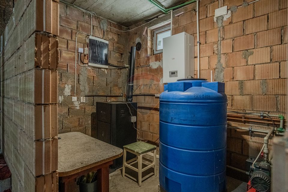 Casa de vanzare 7 camere | CURTE 953 mp | Colonia 1 Mai | COMISION 0 |