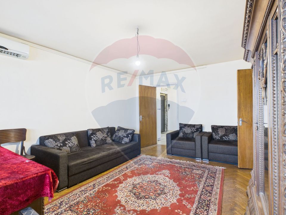 Apartament cu 3 camere în zona – 1 Mai / Domenii