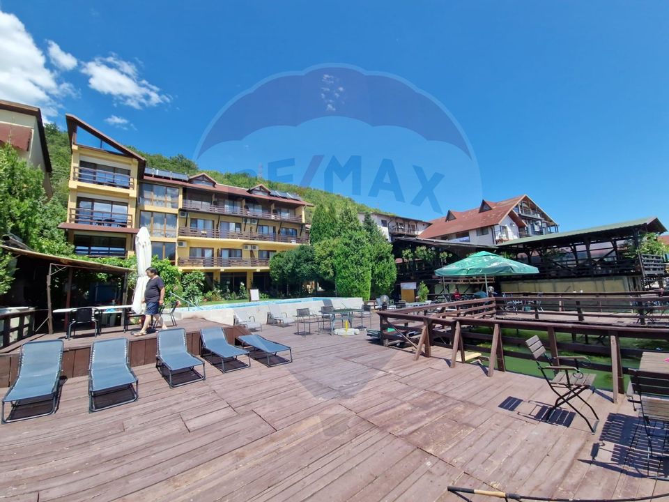 20 room Hotel / Pension for sale