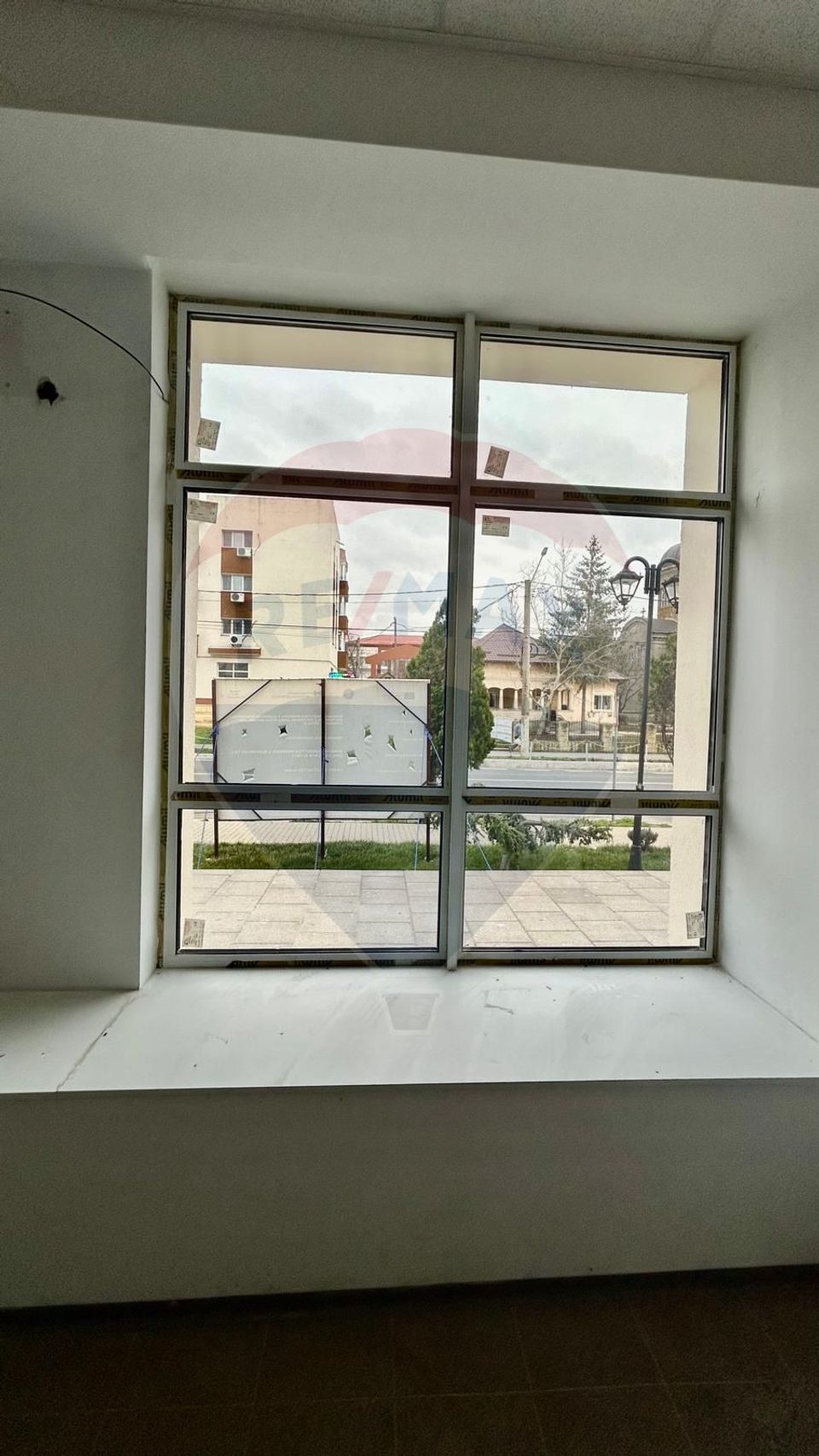 76.72sq.m Commercial Space for rent