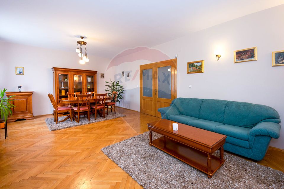 Casă elegantă în cea mai bună zonă din Cristian – COMISION 0%