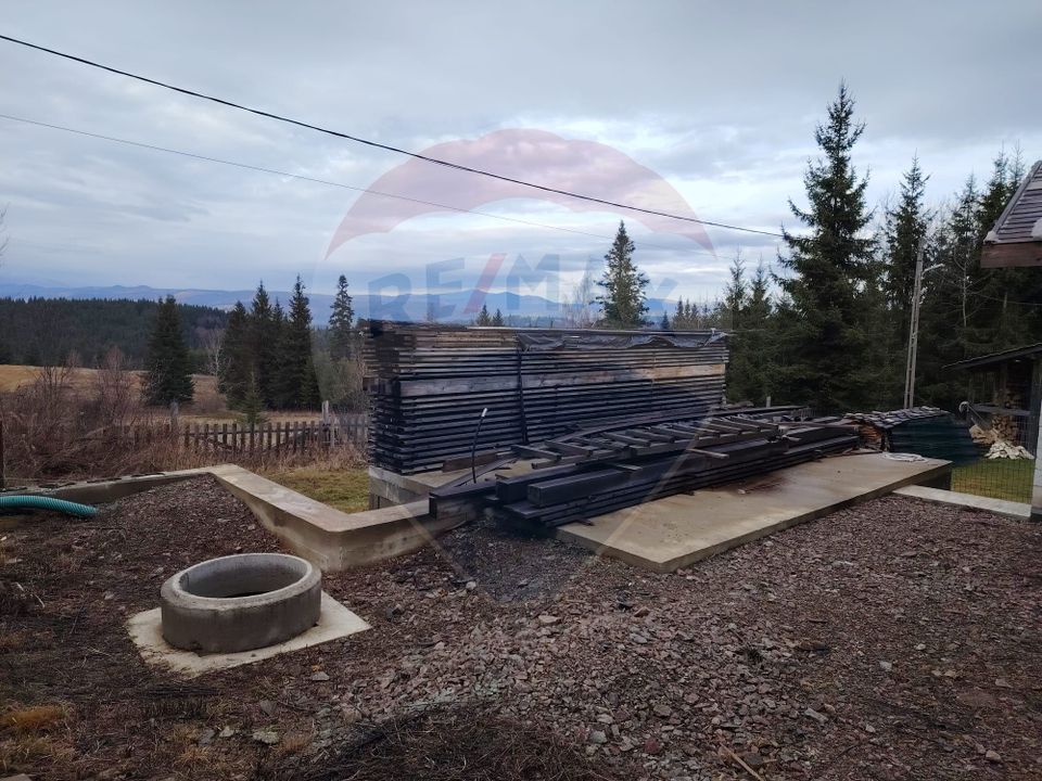 Casă / Vilă cu 8 camere de vânzare