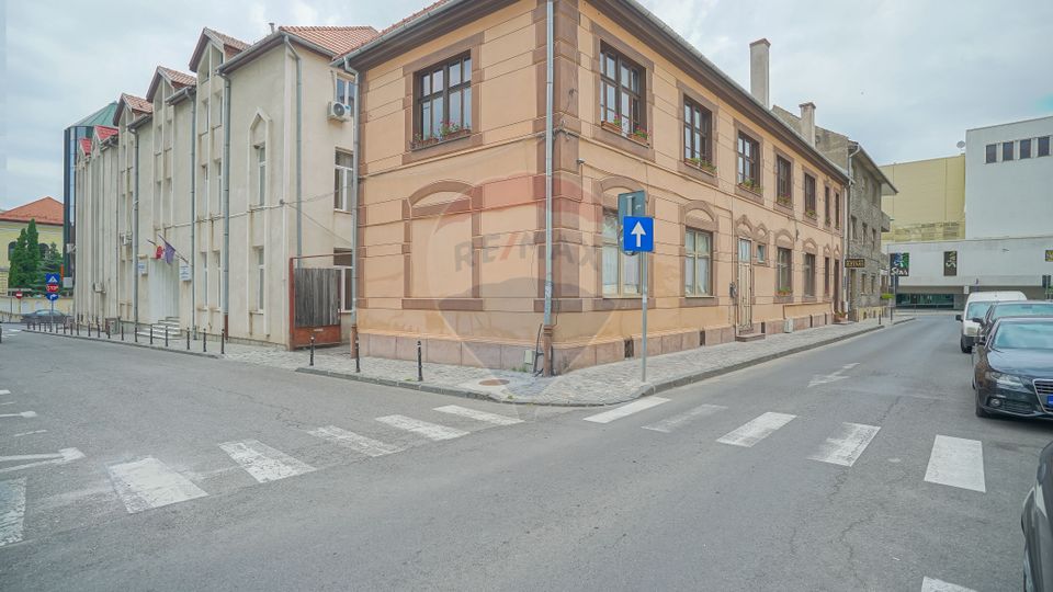 Pensiune cu vechime și prestigiu, Centrul Istoric