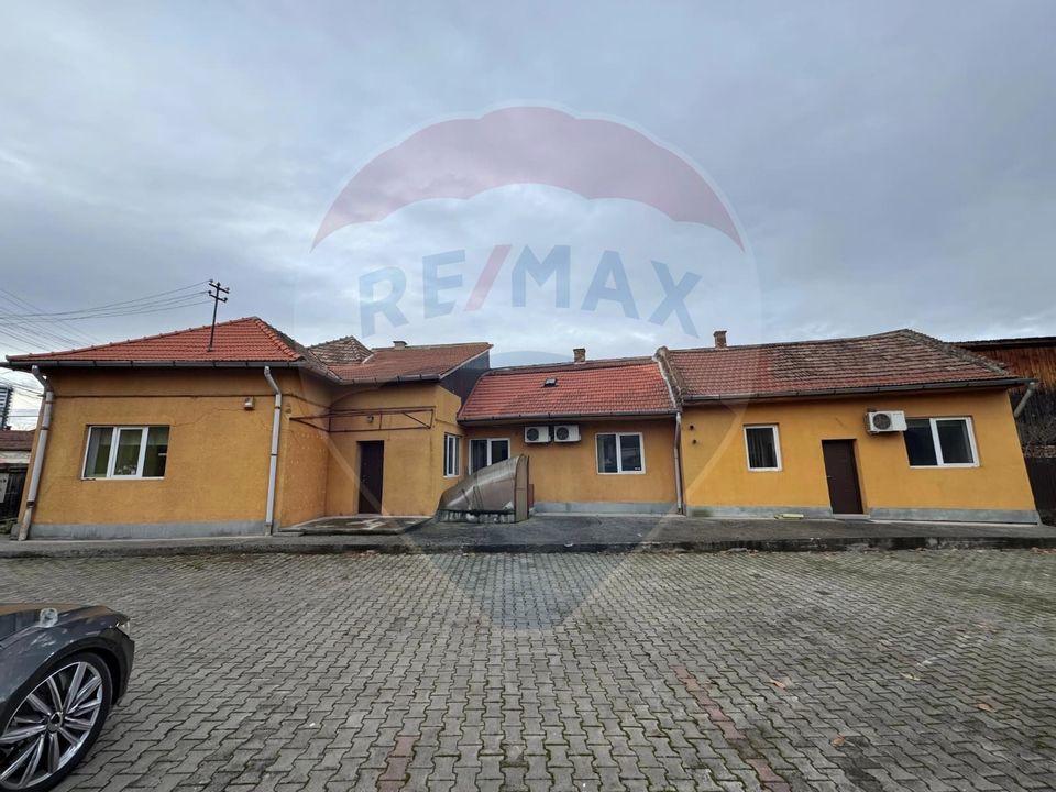 Casă  cu 5 camere de închiriat în zona Marasti, Piața 1 Mai