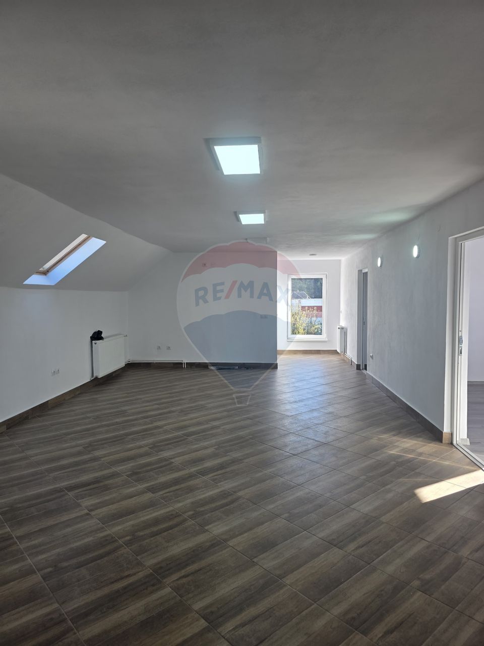 Spațiu comercial de închiriat în zona Vasia