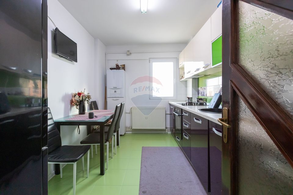 Apartament cu 3 camere de vânzare în zona Ultracentral