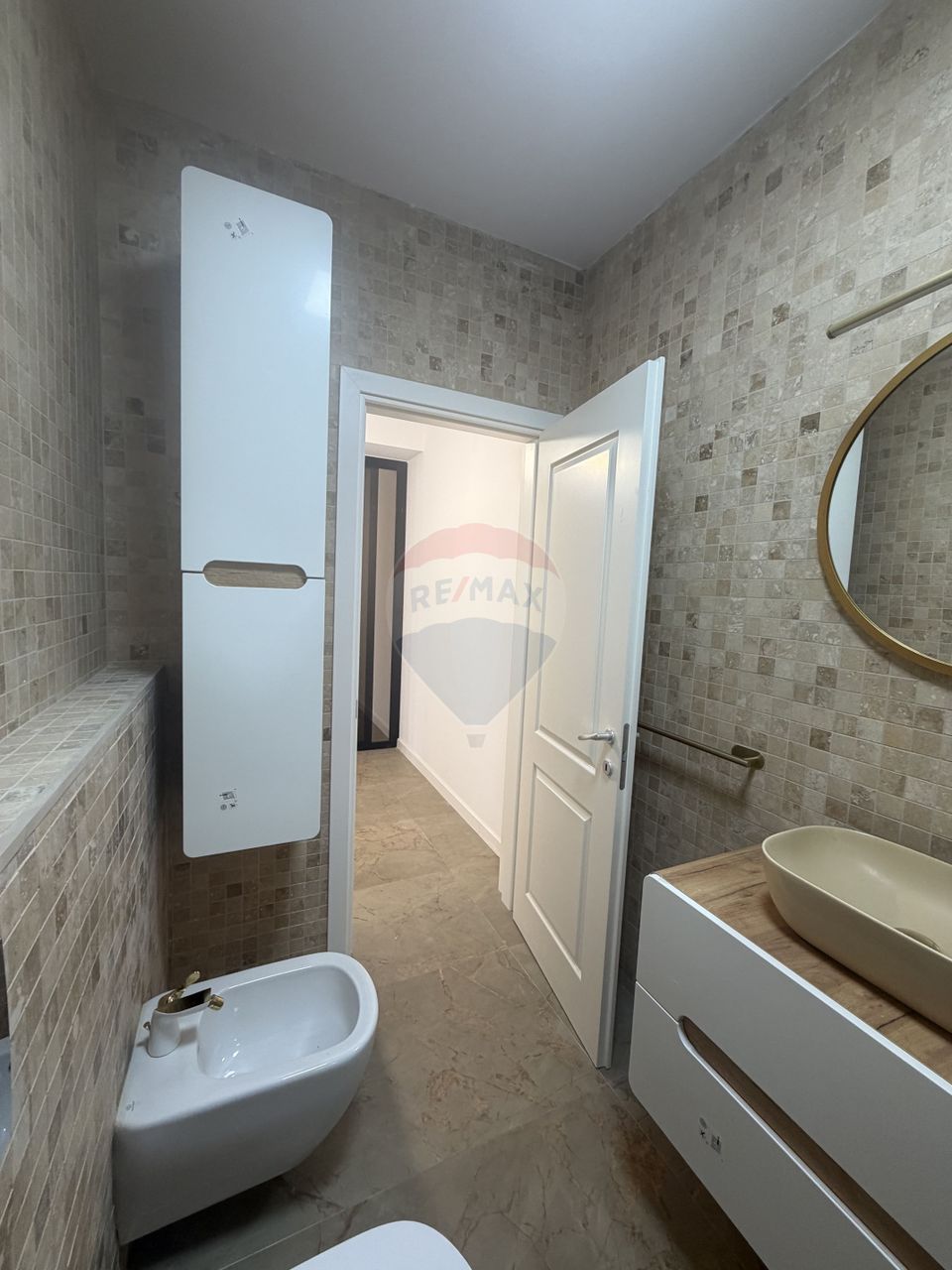 3 camere, Central, bloc nou, etaj 2, lift