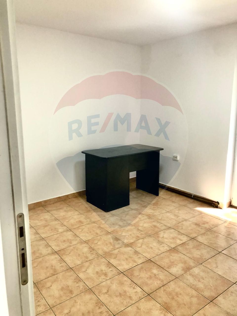 112sq.m Office Space for rent, Semicentral area