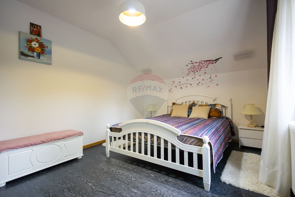 Casa spatioasa de vanzare