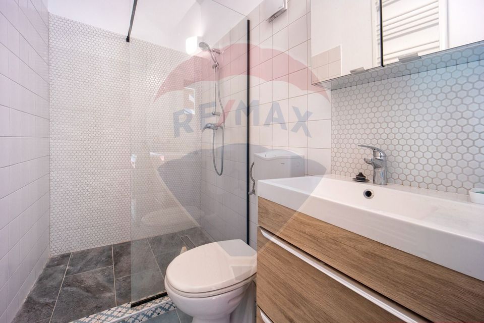 Casă cu două corpuri, teren 835 mp, str. I.L. Caragiale, Râșnov