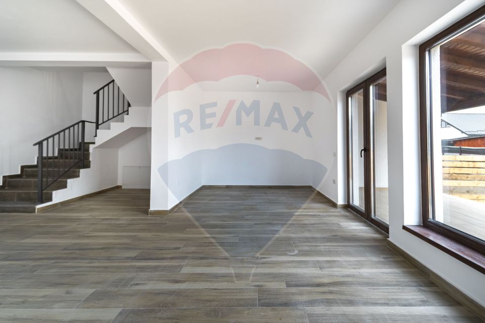 4 room House / Villa for sale