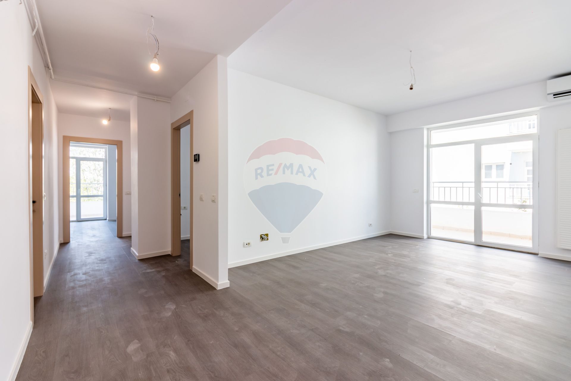 Apartament 3 camere vanzare in bloc de apartamente Bucuresti Ilfov, Buftea, Nord