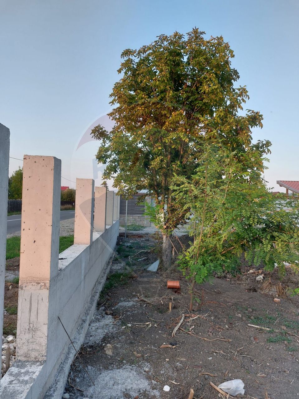 Teren intravilan de vanzare 2,950 mp Podu Oltului / Strada Principala