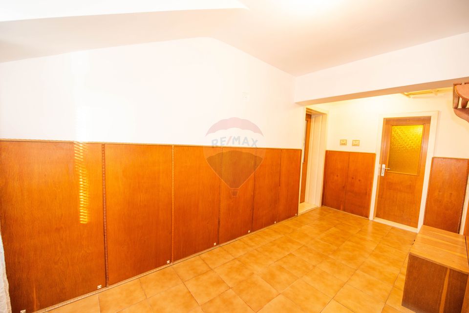 Casa individuala cu 7 camere, de vanzare 250 mp utili,  Buzau