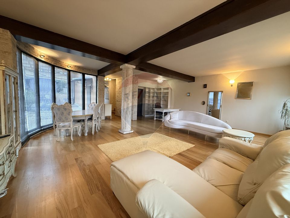 Casă / Vilă cu 4 camere de închiriat în zona Gruia