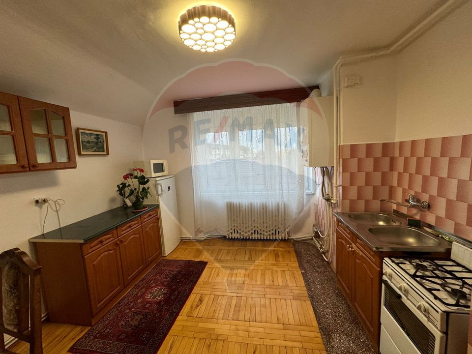 DE ÎNCHIRIAT- apartament 2 camere + garaj