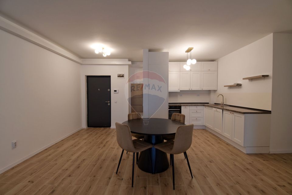 Apartament cu 3 camere de inchiriat - prima inchiriere - totul nou
