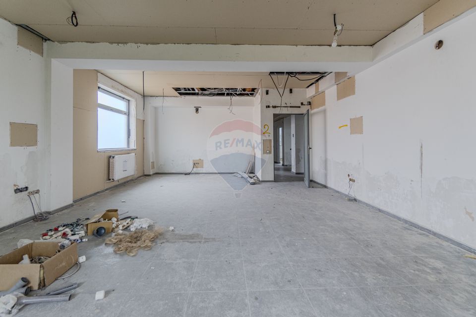 Cladire de 902 mp utili de vânzare, zona Grivitei - DN 13, COMISION 0