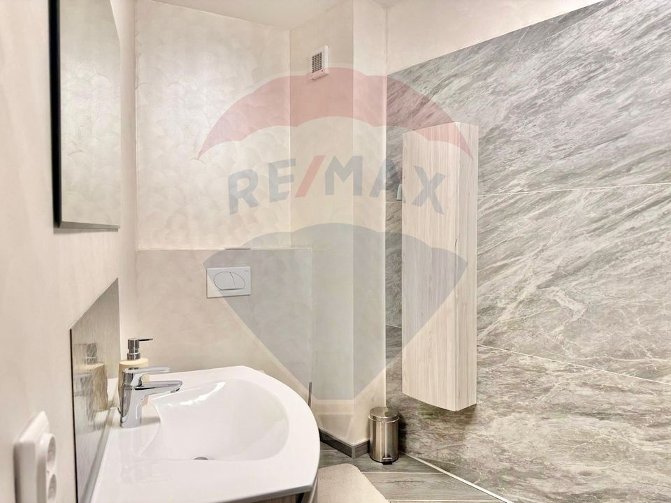 De închiriat apartament cu 3 camere , Zona Oncea