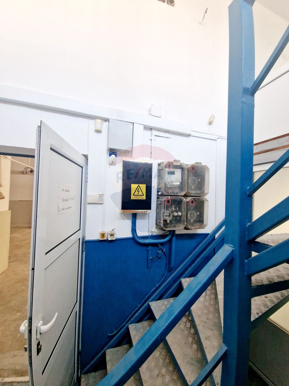 327sq.m Commercial Space for sale, Maratei area