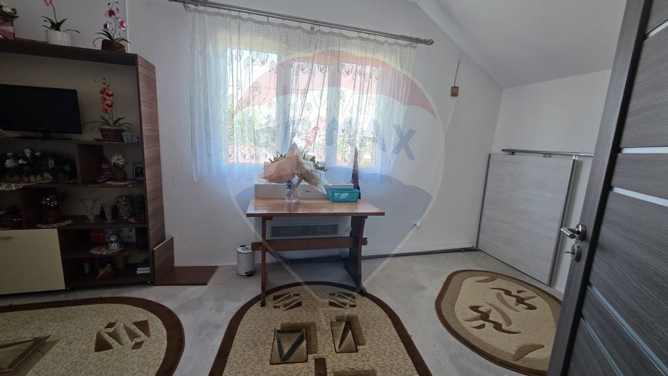 Casă / Vilă cu 4 camere de vânzare